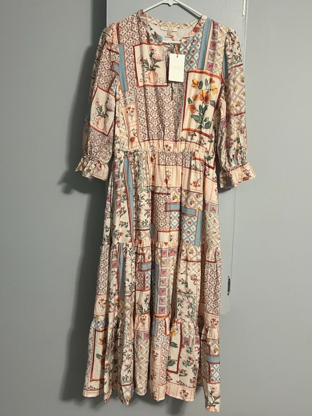 NWT Skies are Blue Peach Floral/Geo Patchwork Print Tiered Midi Dress Wmn's SP